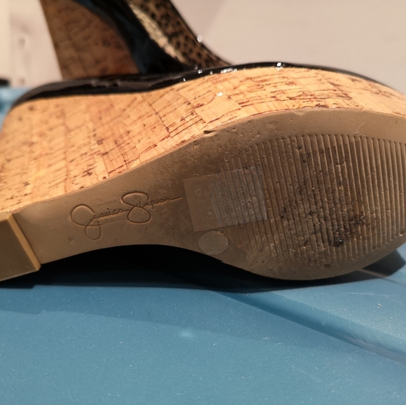 Shoes - Picture 2 of 5